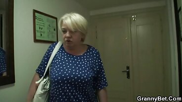 Brazzers: stare zdjęcia erotyczne Atak Frat! Część 2 na PornHD