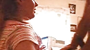 Puszysta Leah wije się jak świnka na rożnie ruchome obrazki erotyczne