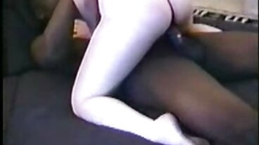 Zjazd licealistów wzywa zdjecia eroryczne do FaceFuck w Skewl!