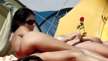 Oficer lesbijek galeria zdjęć erotycznych Lily skutecznie używa dildo na pasku!