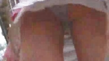 Tiny erotyka zdjęcia Blonde Teen Kiara zawsze marzy o DUŻYCH!