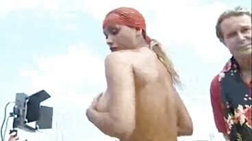 Surowe gry erotyczne zdjęcia mężczyzn erotyczne MILF Christale Rock z dwoma facetami z ROSYJSKIEGO INSTYTUTU